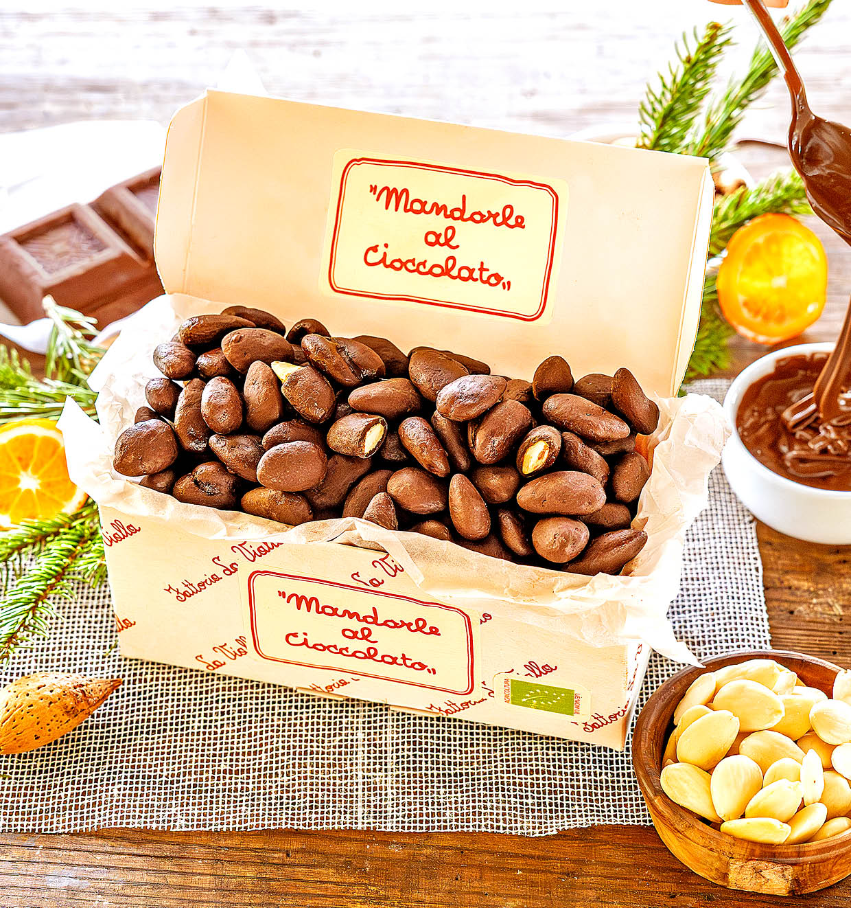 Biologische schokoladenüberzogene Mandeln